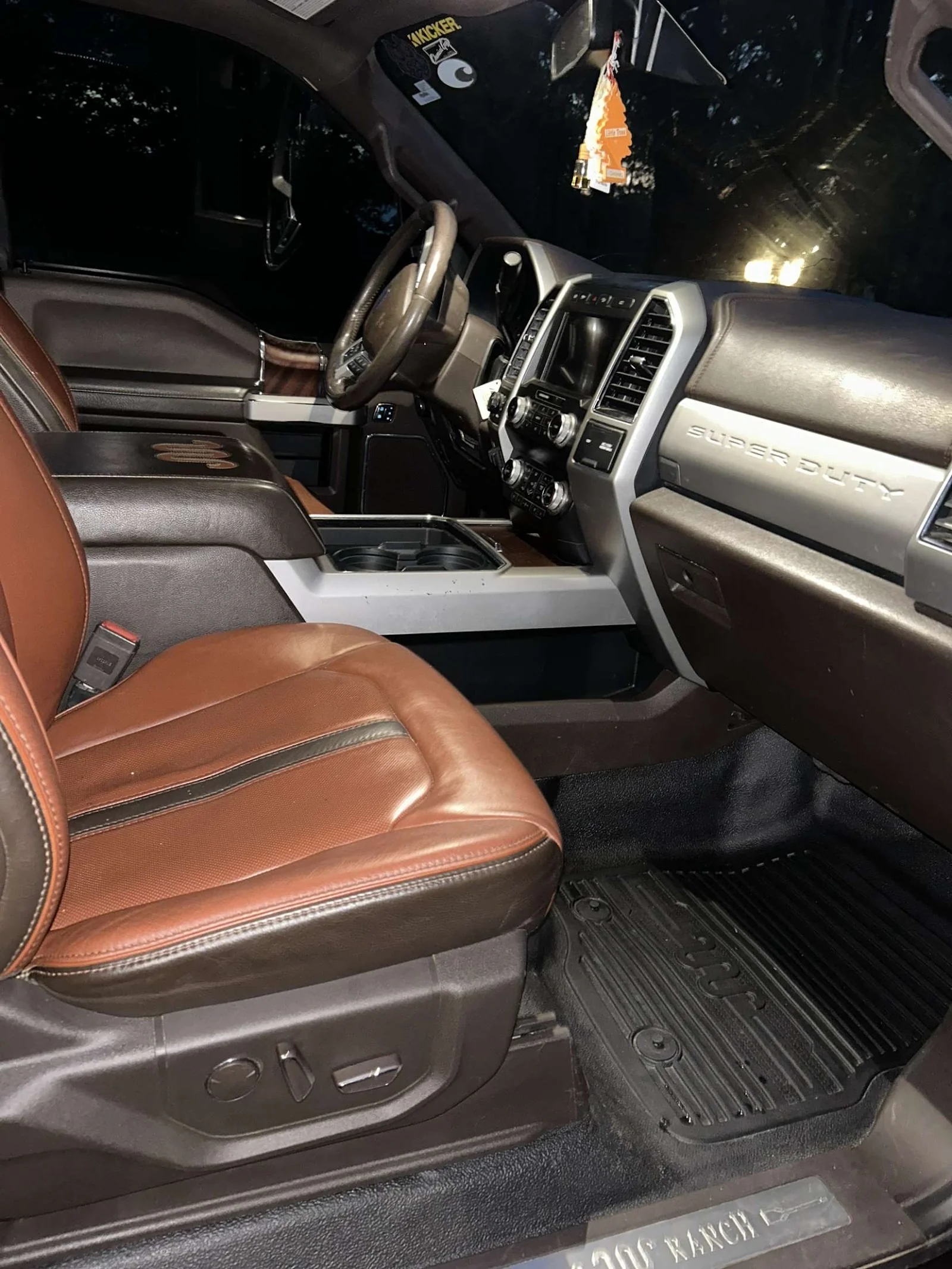 2C’s Auto Spa shop exterior